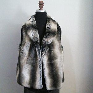 Woodland faux fur collared vest